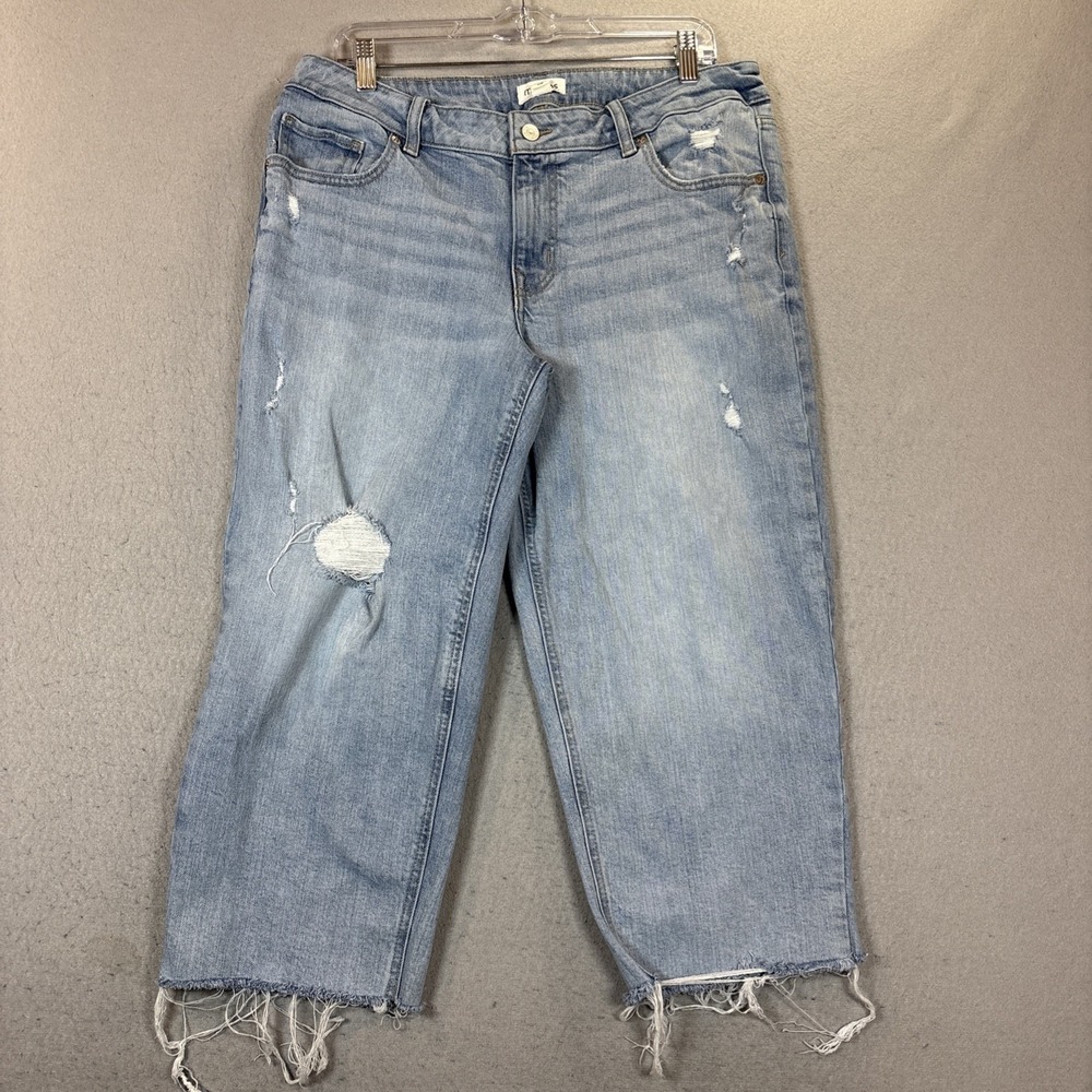 M Jeans By Maurices Womens 14W Blue Original Fit Mid Rise Crop Distressed Preppy